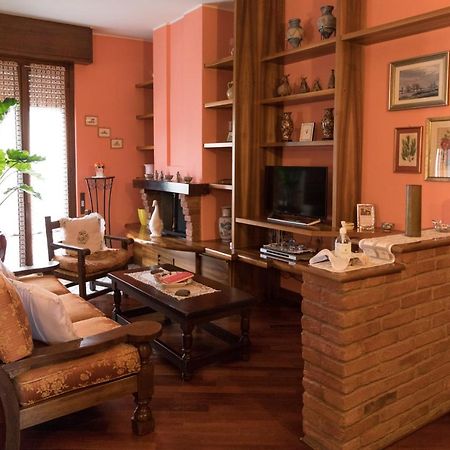 A Casa Di Anna, Elegant Flat In Cremona Leilighet Eksteriør bilde